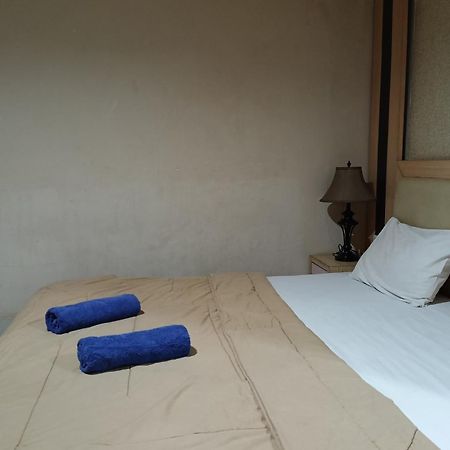 Oyo 93665 Puri Homestay Kendari Esterno foto